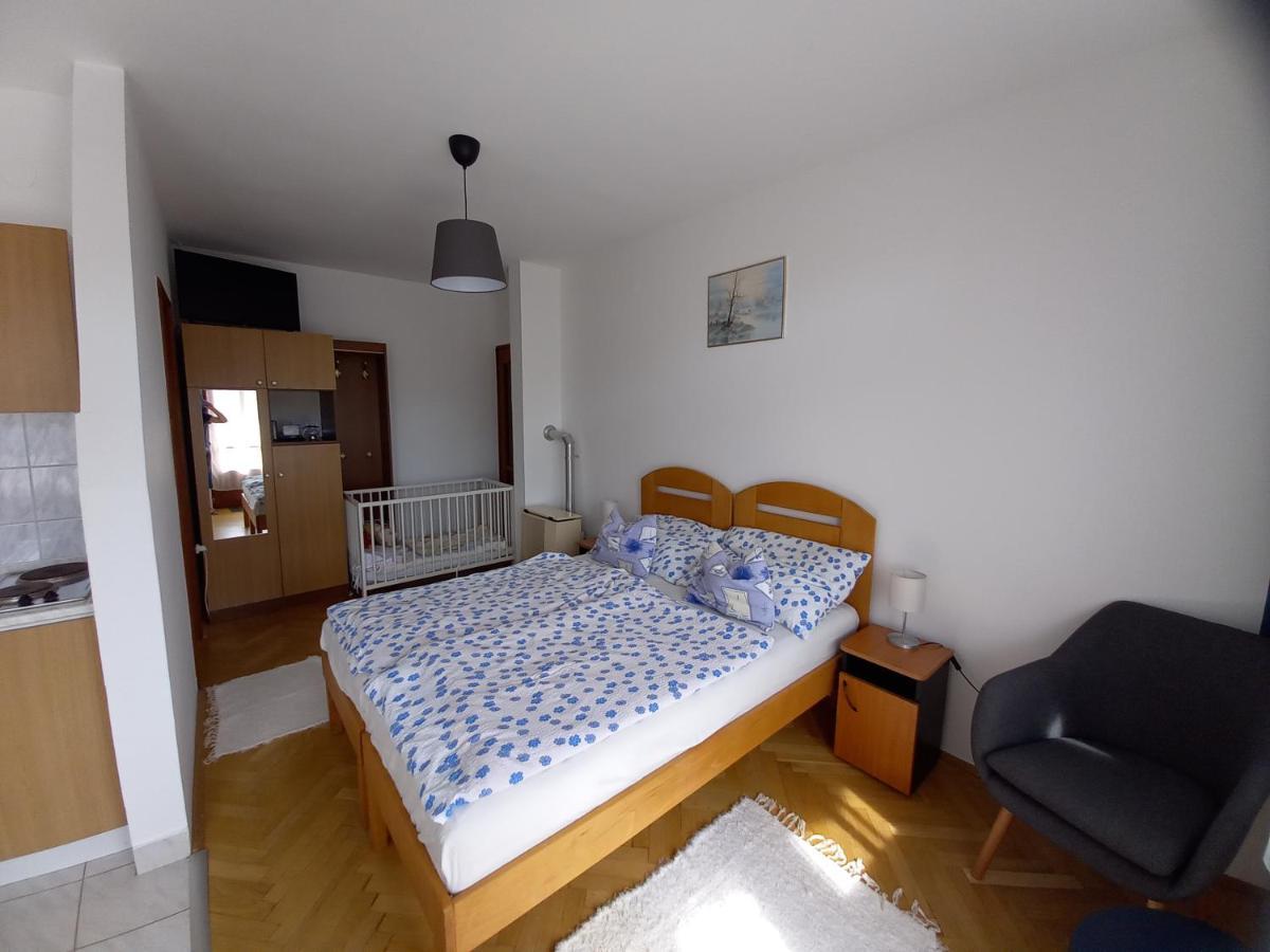 Kispal Apartmanhaz Apartment *